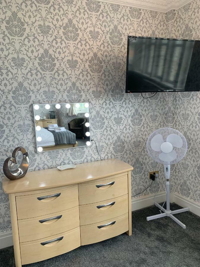 New Boston Guest Accommodation Fleetwood Eksteriør billede
